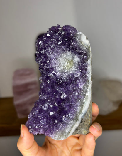Amethist cluster uit Brazilië