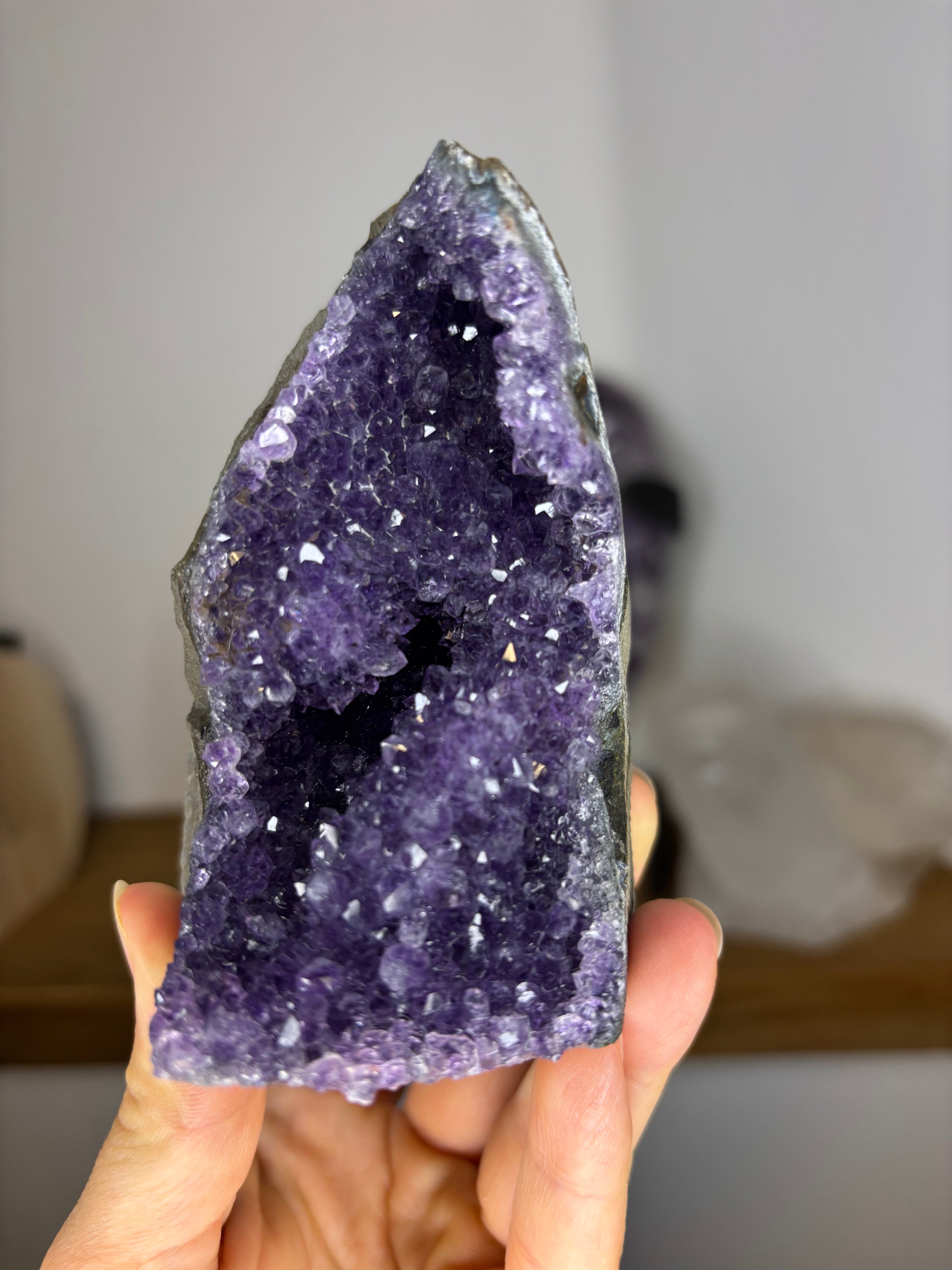 Amethist cluster uit Brazilië