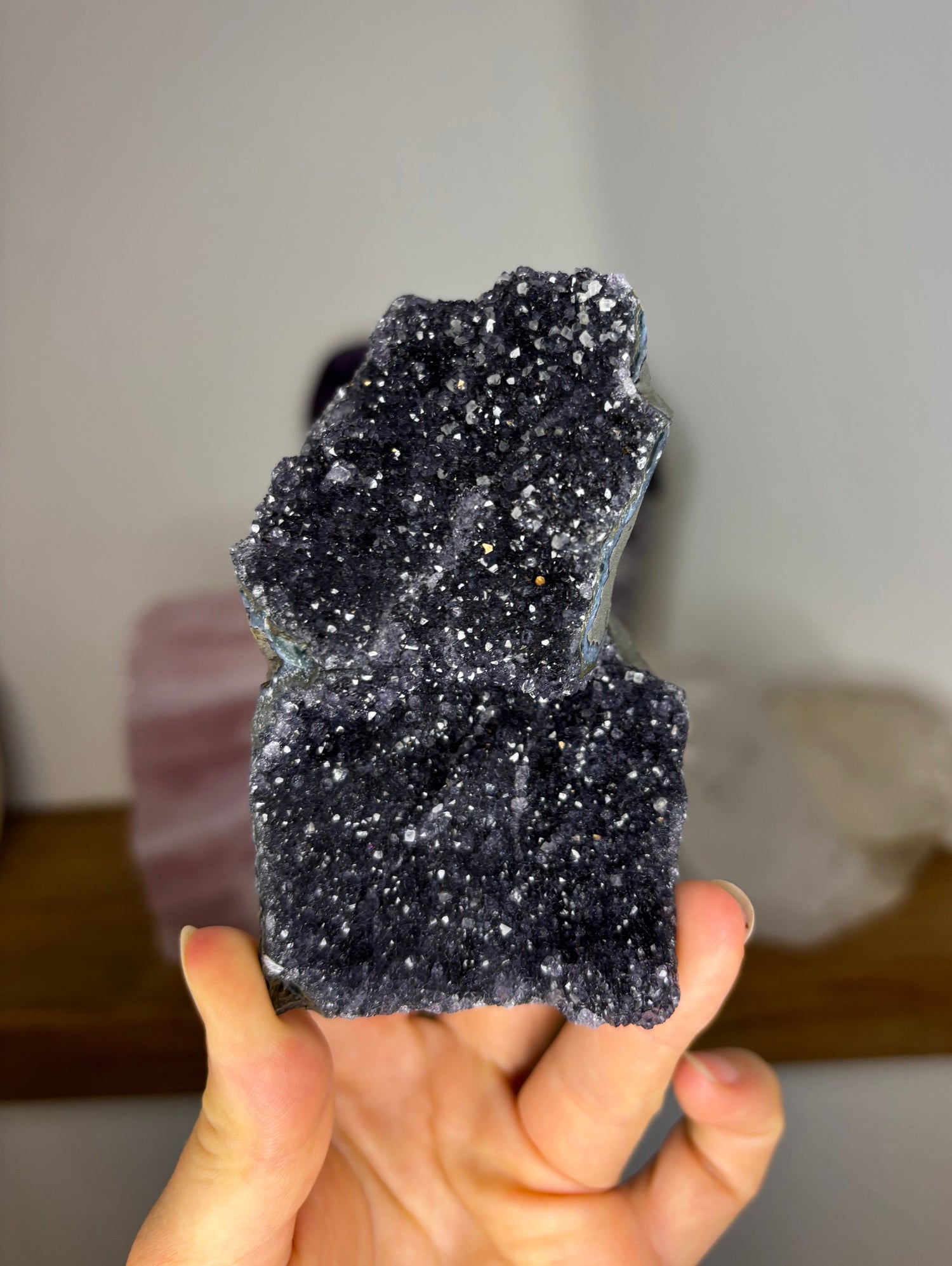 Donkere Amethist cluster uit Brazilië