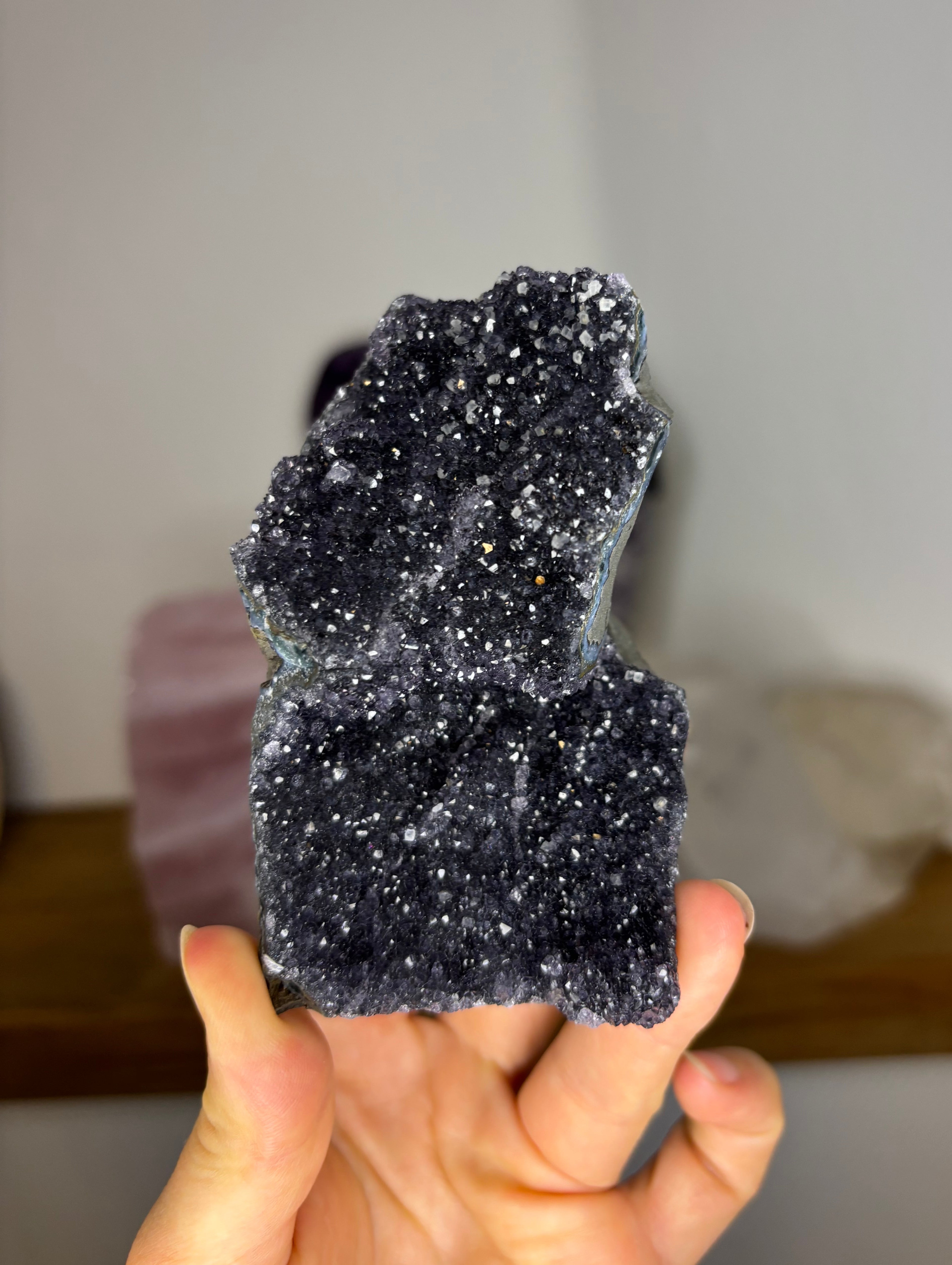 Donkere Amethist cluster uit Brazilië