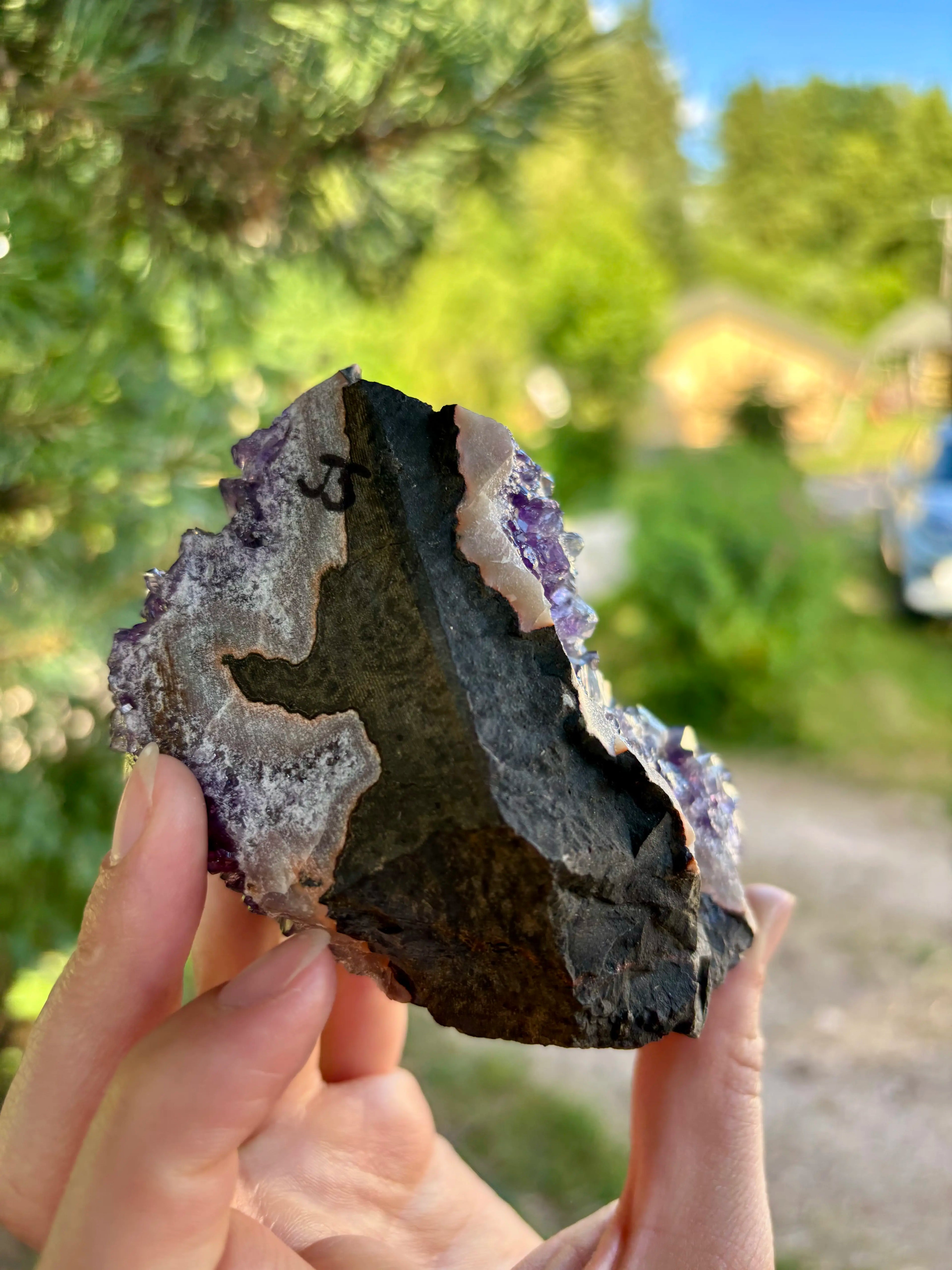 Amethist Cut Base Uruguay