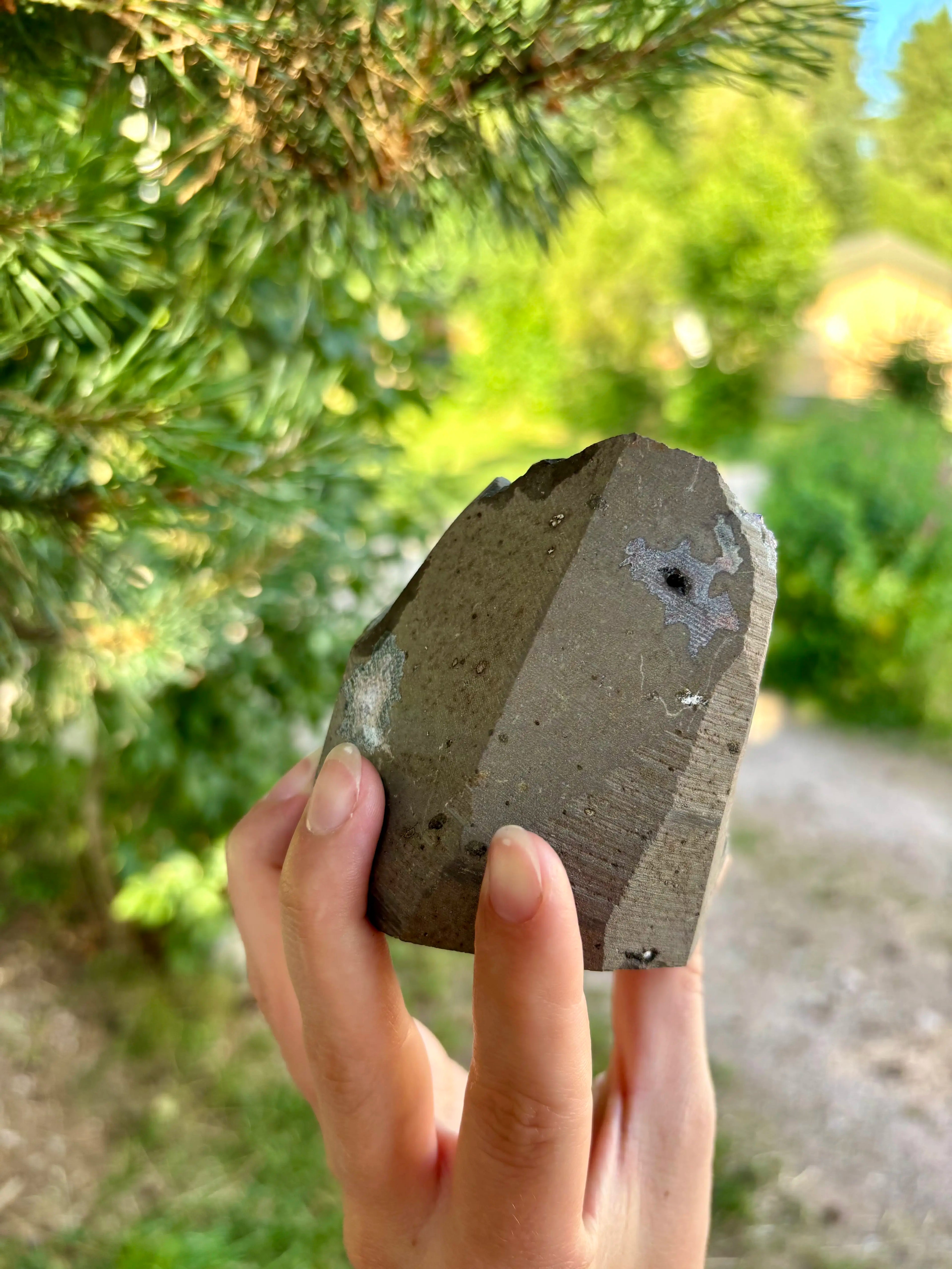 Amethist Cut Base Uruguay