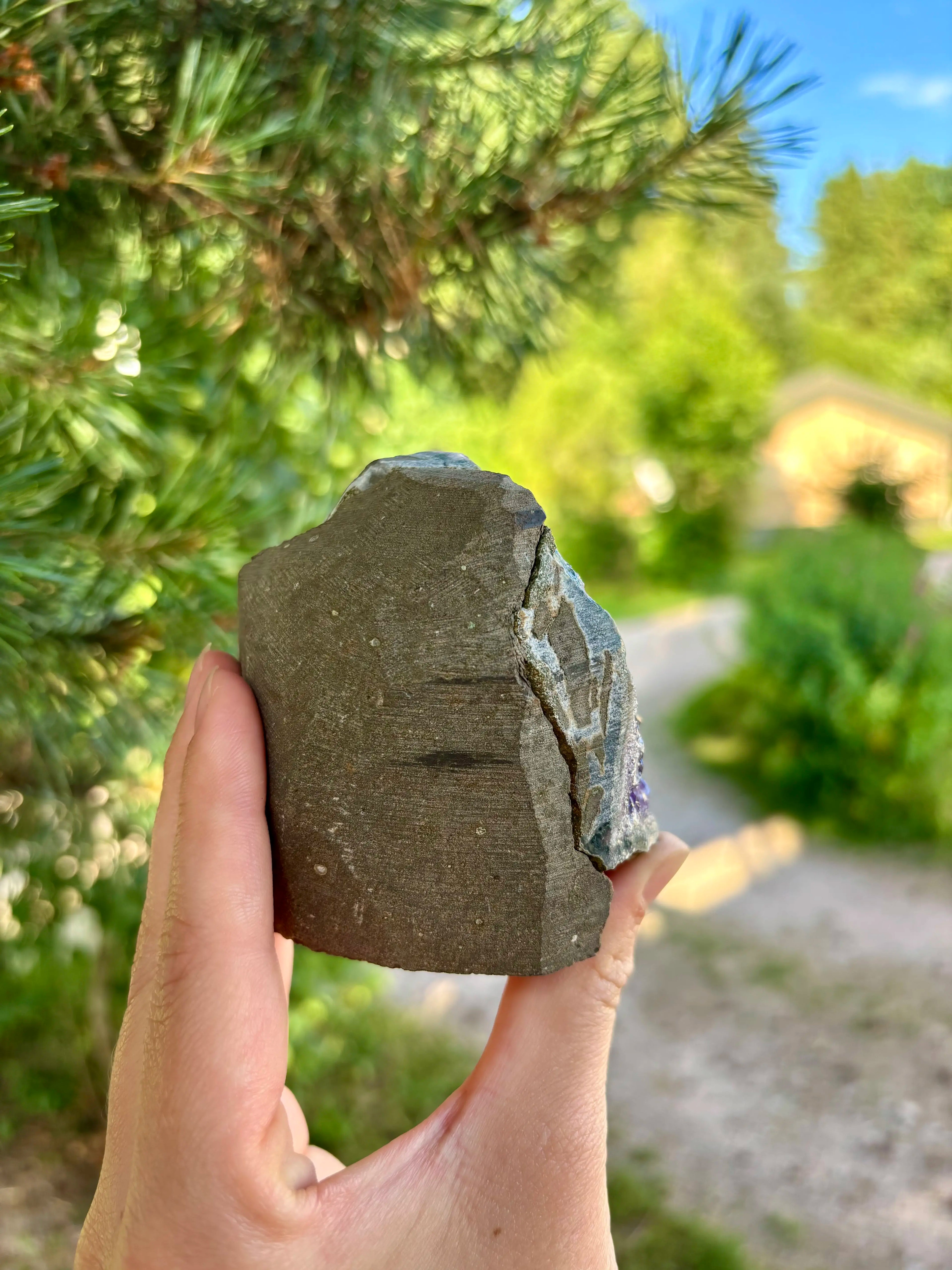 Amethist Cut Base Uruguay