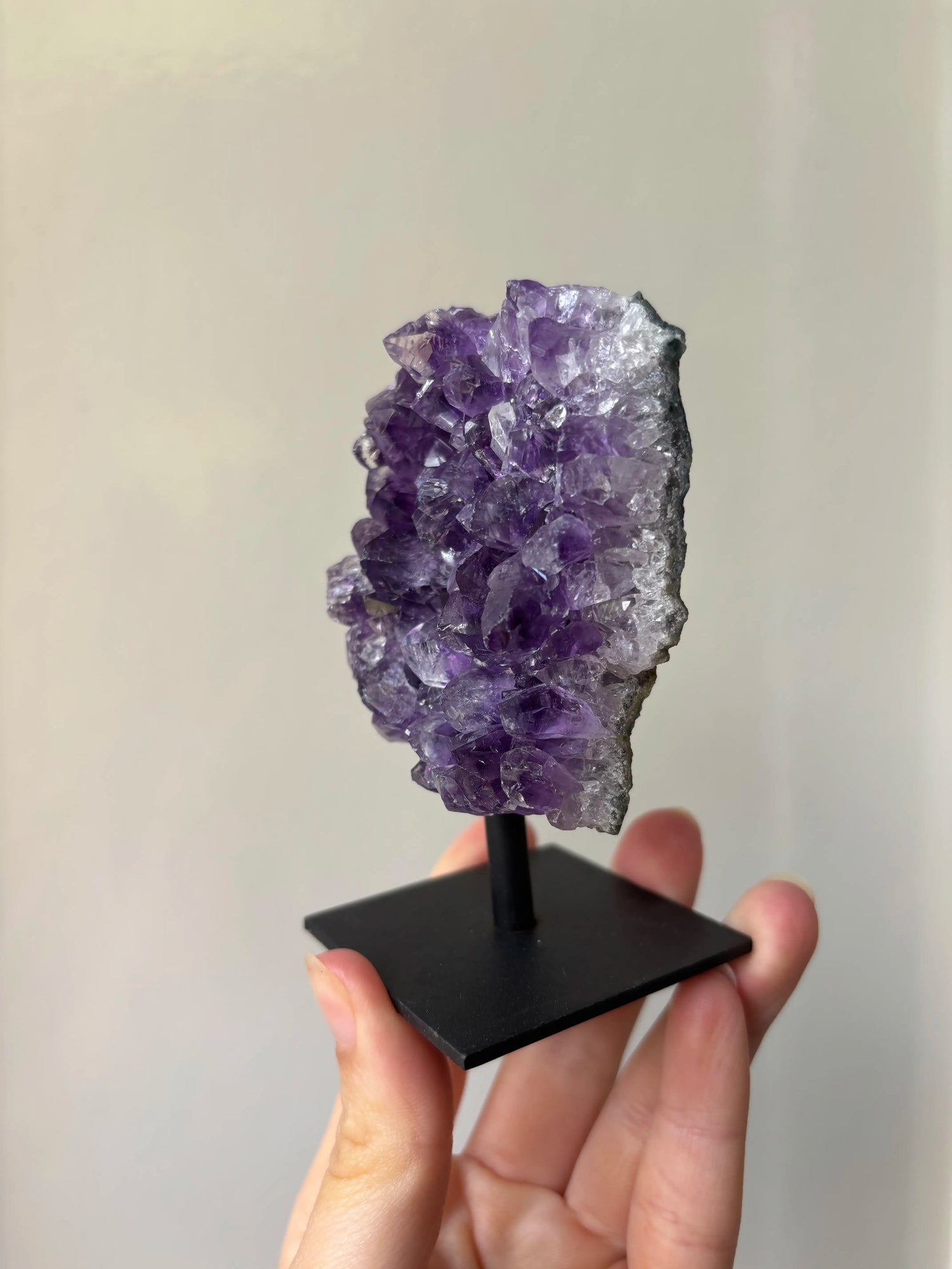 Amethist op standaard