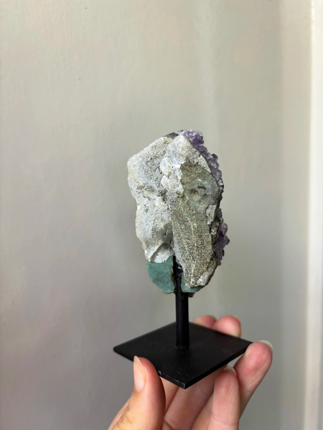 Amethist op standaard