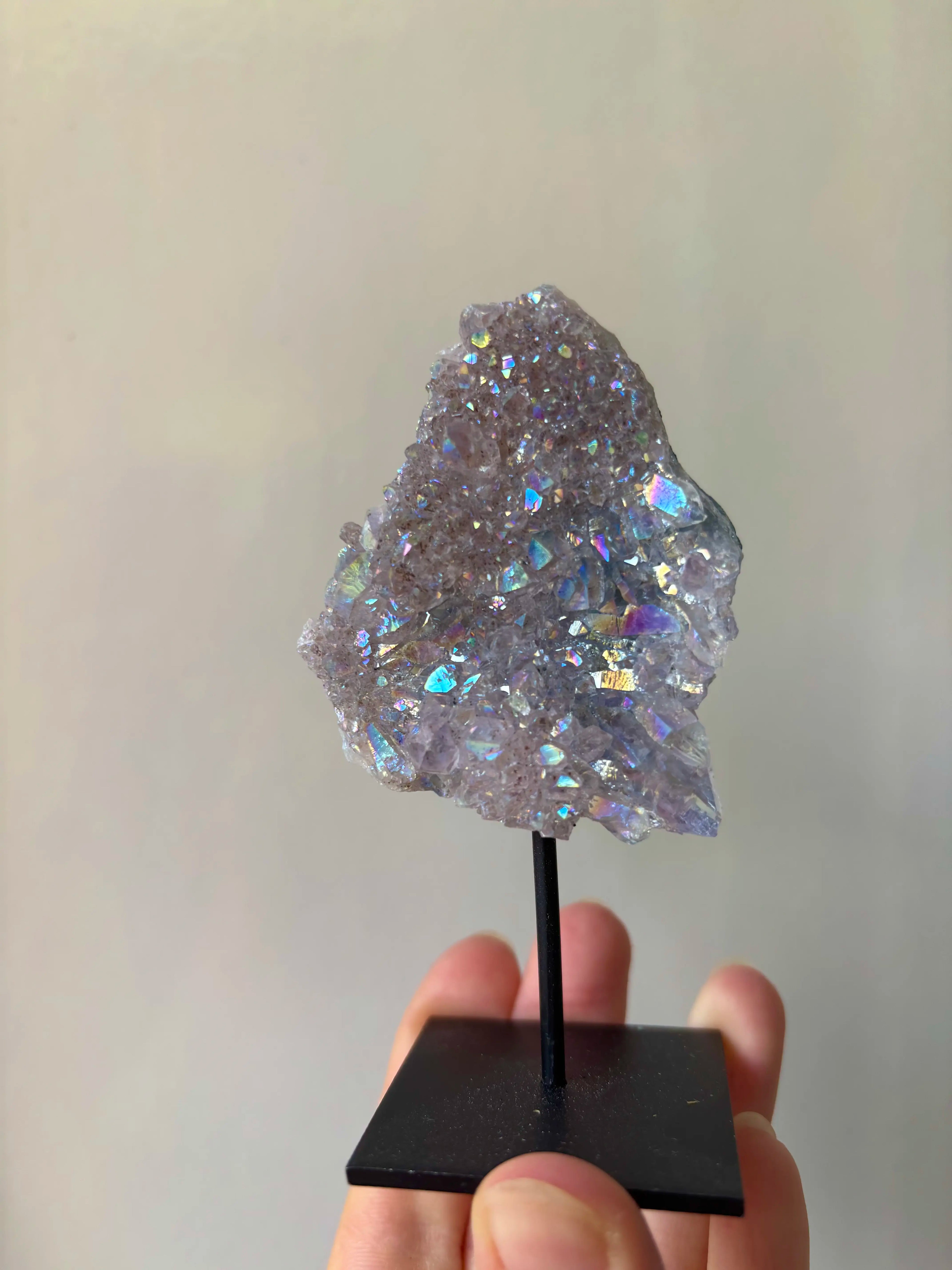 Angel Aura Amethist op standaard