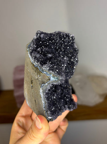 Donkere Amethist cluster uit Brazilië