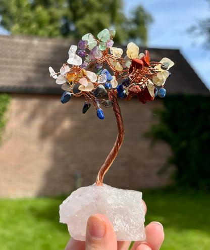 Chakra boom op bergkristal