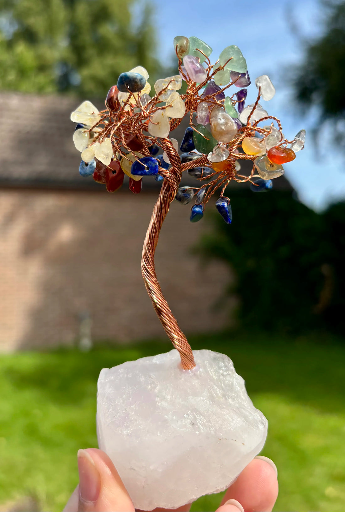 Chakra boom op bergkristal