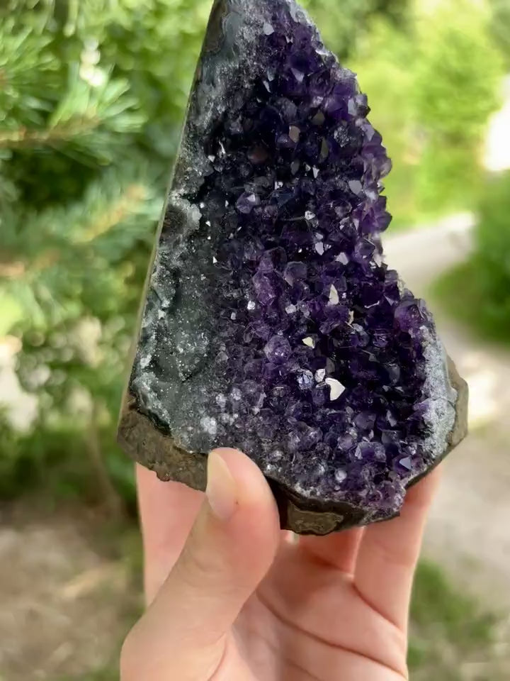 Amethist Cut Base Uruguay