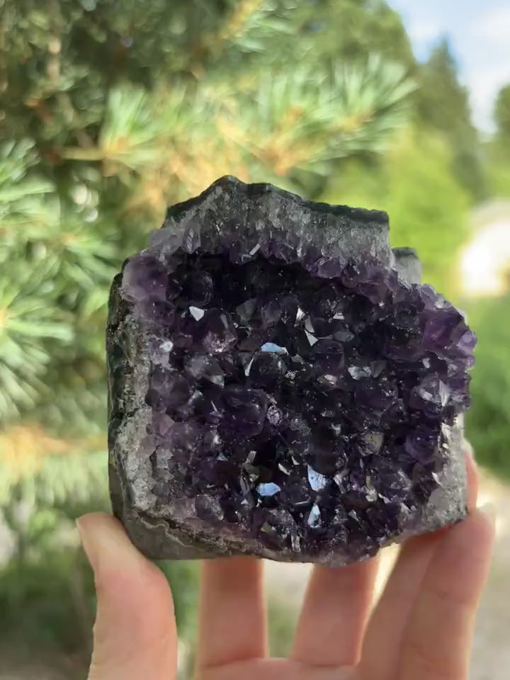 Amethist Cut Base Uruguay