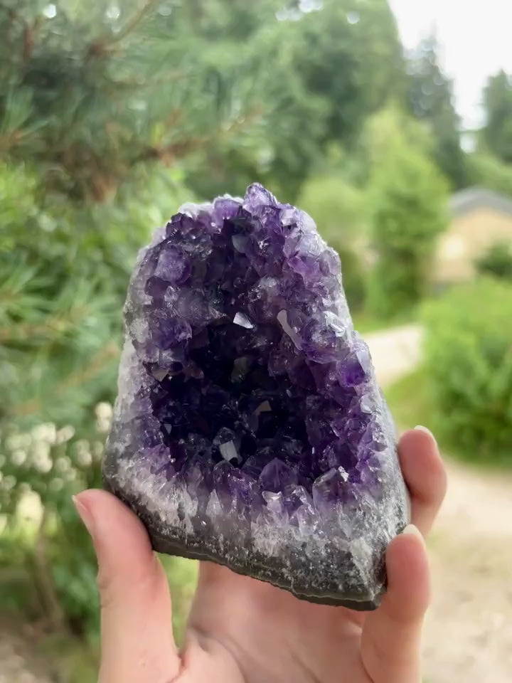 Amethist Cut Base Uruguay