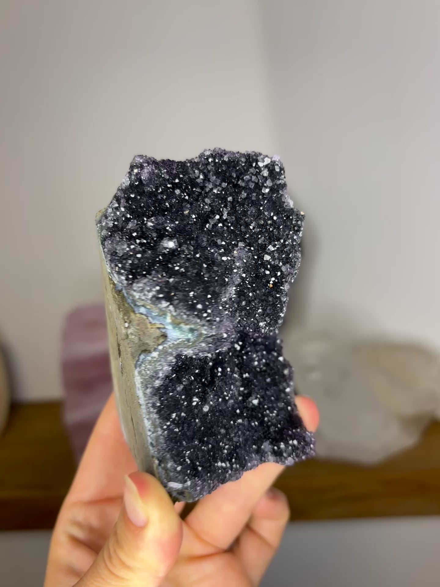 Donkere Amethist cluster uit Brazilië