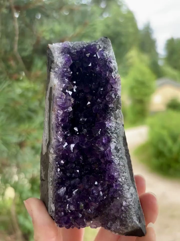 Amethist Cut Base Uruguay